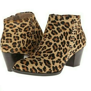 Vionic Leopard print Georgia Booties